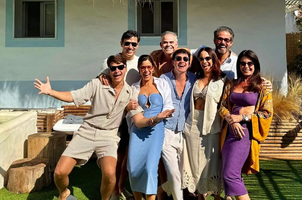 Melania e Fernando Rodrigues Filho curtem temporada na Europa com grupo de amigos