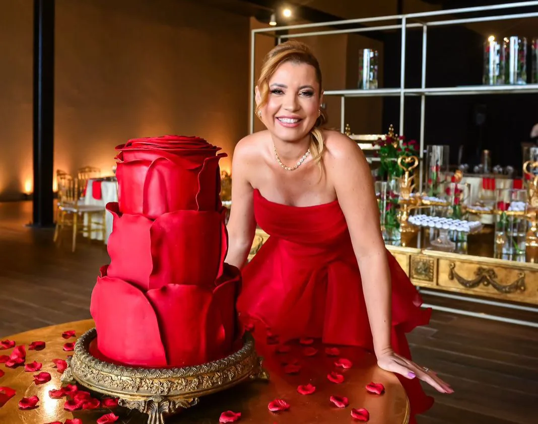 Natália Varela celebra b-day com elegância e muito frisson no Palatium Hall
