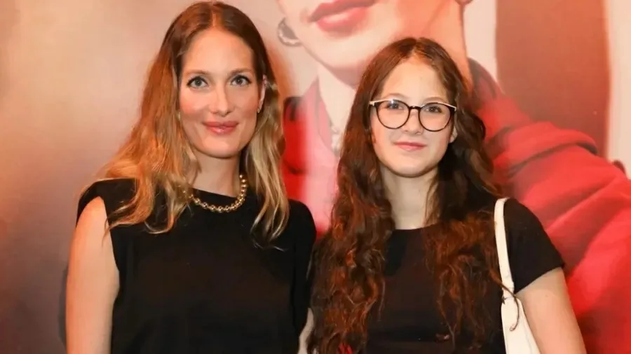 Morre aos 16 anos Anne Marie, filha da modelo Schynaider Moura