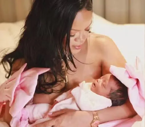Rihanna e A$AP Rocky celebram a chegada da filha Rocki Irish Mayers