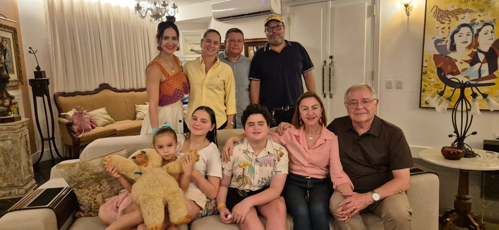 Sulivan Mota celebra aniversário ao lado da família