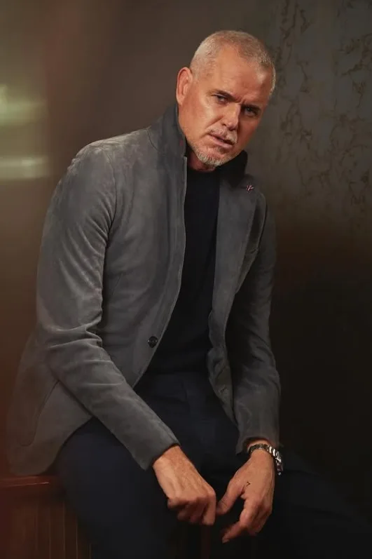 Aos 52 anos, astro de Hollywood desabafa após diagnóstico de doença degenerativa