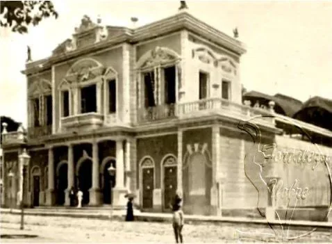 Theatro José de Alencar e Teatro Municipal São José: dois teatros, duas histórias