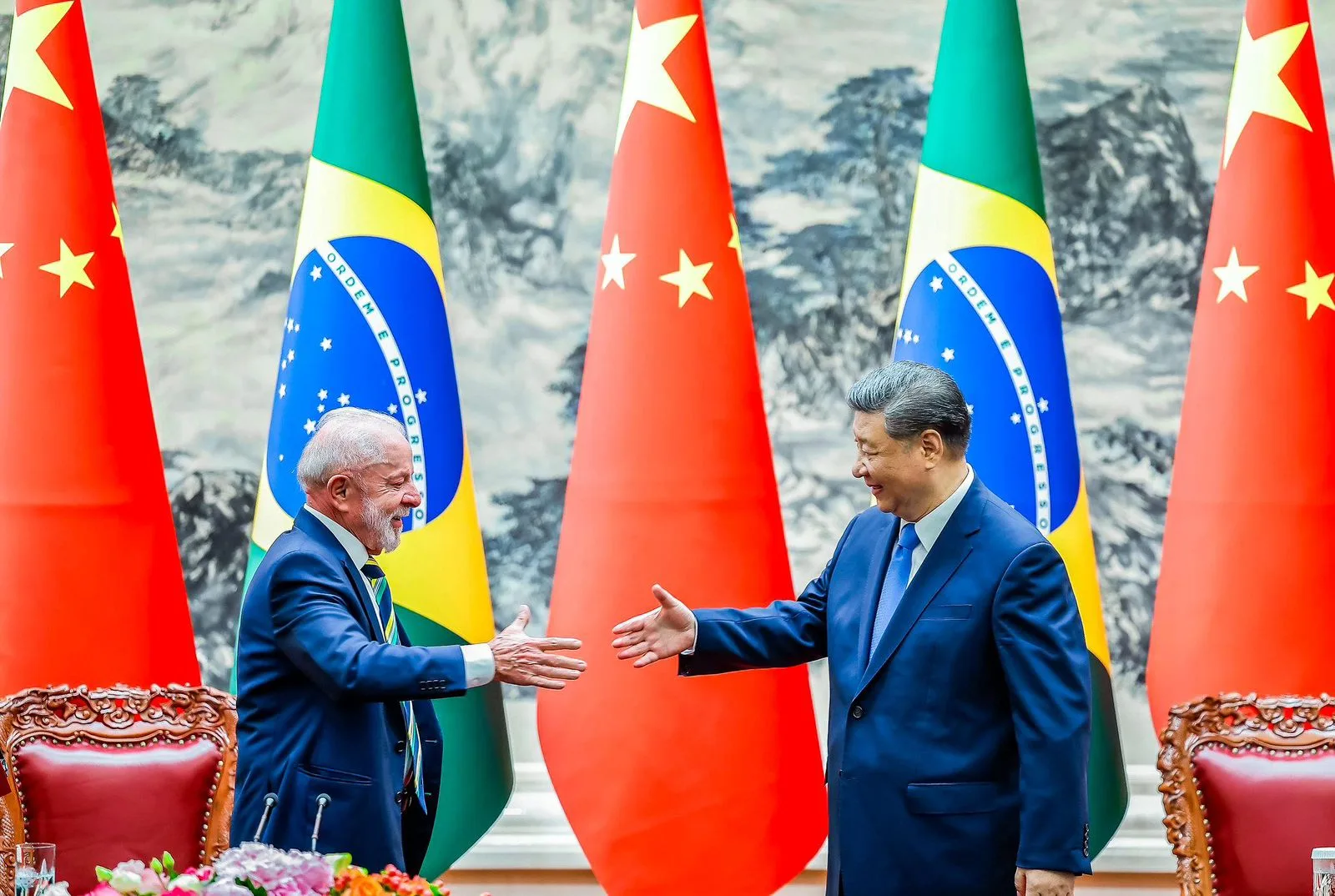 Estados Unidos declara guerra comercial contra China e beneficia Brasil
