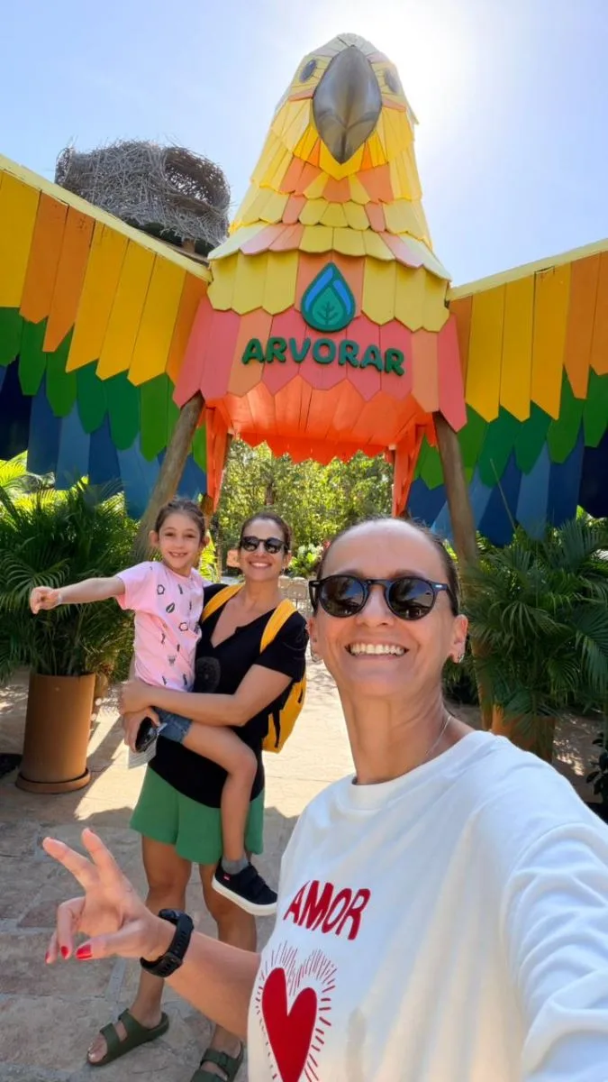 Bicampeã olímpica Fabi Alvim aproveita dias de lazer com a família no Beach Park