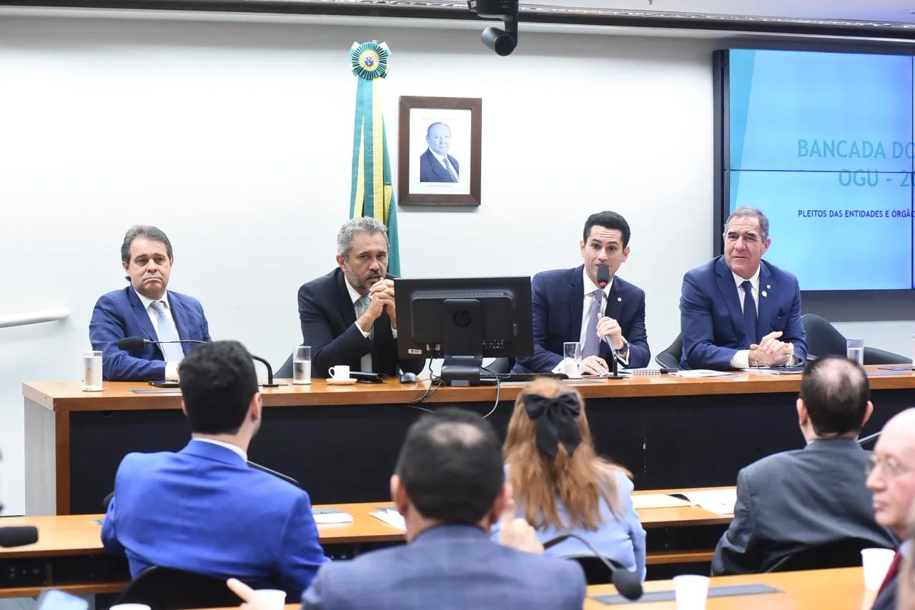 Bancada do Ceará define prioridades para 2026 em reunião coordenada por Domingos Neto