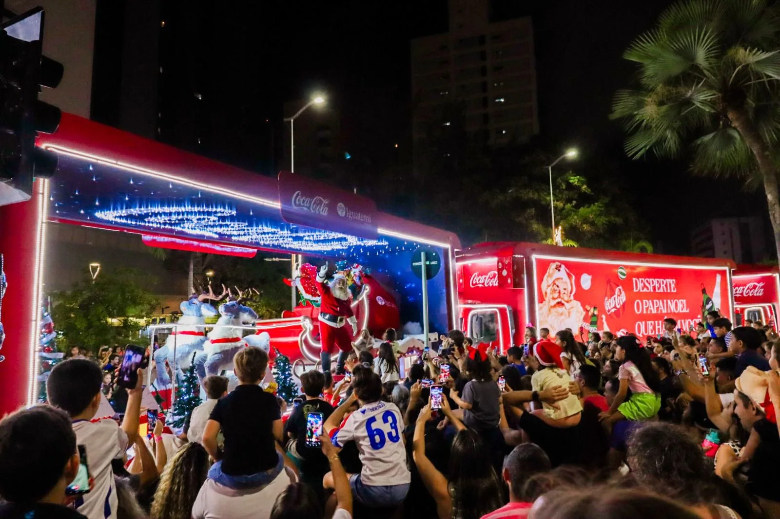 Beach Park dá início à temporada de Natal com a chegada da Caravana Coca-Cola