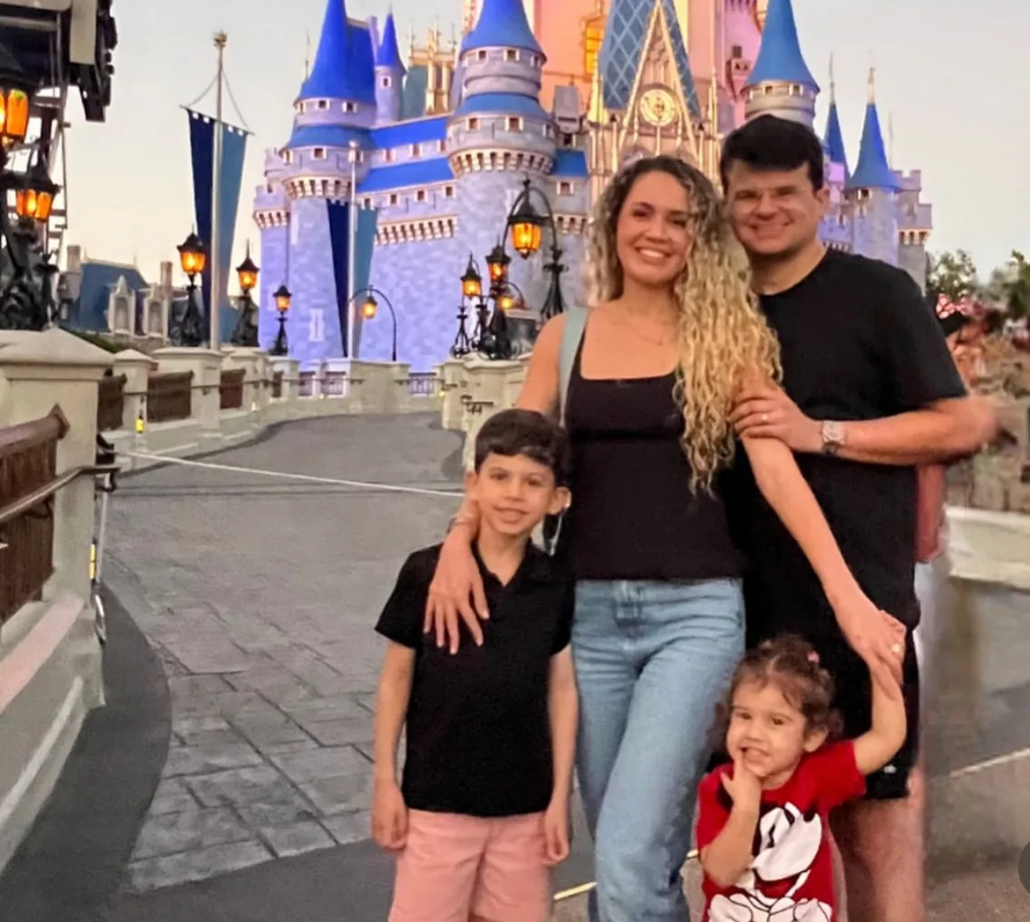 Hanna e Thiago Joca curtem os encantos de Orlando com os herdeiros