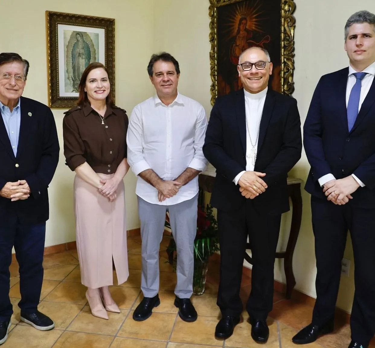 Evandro e Cristiane Leitão iniciam dezembro recebendo Dom Gregório Paixão