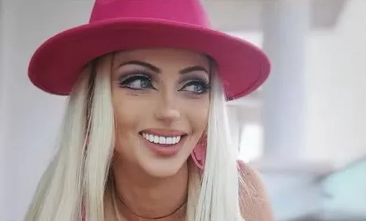 Laudo aponta morte acidental da influenciadora "Barbie humana" após overdose em São Paulo