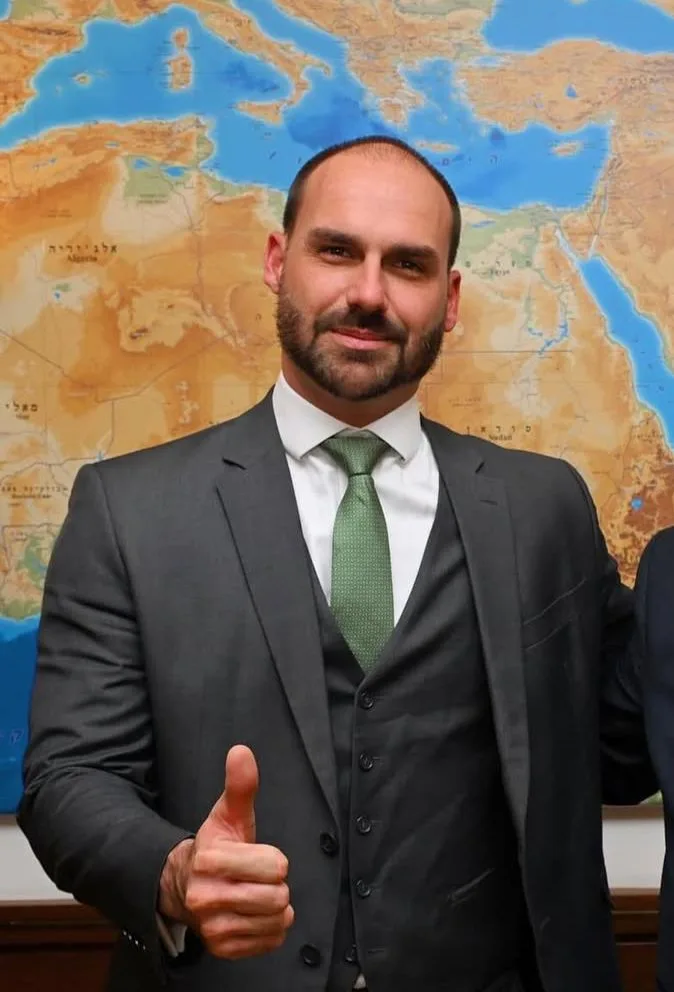Eduardo Bolsonaro tem mandato cassado pela Câmara dos Deputados