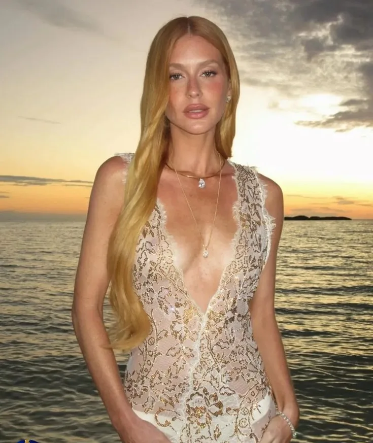Marina Ruy Barbosa inicia 2026 com elegância dourada em cenário paradisíaco