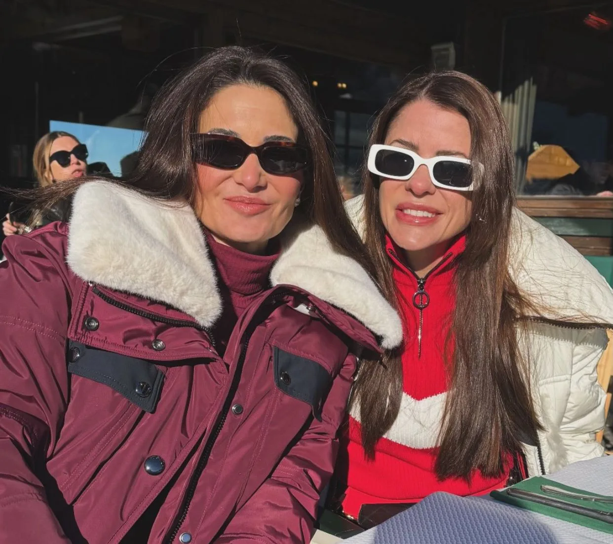 Aline Pinho e Tatiana Machado aproveitam temporada de esqui
