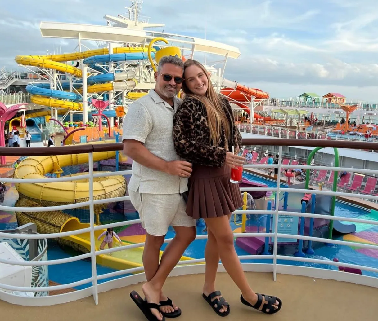 Larissa Benevides e Mário Queirós curtem férias em alto-mar