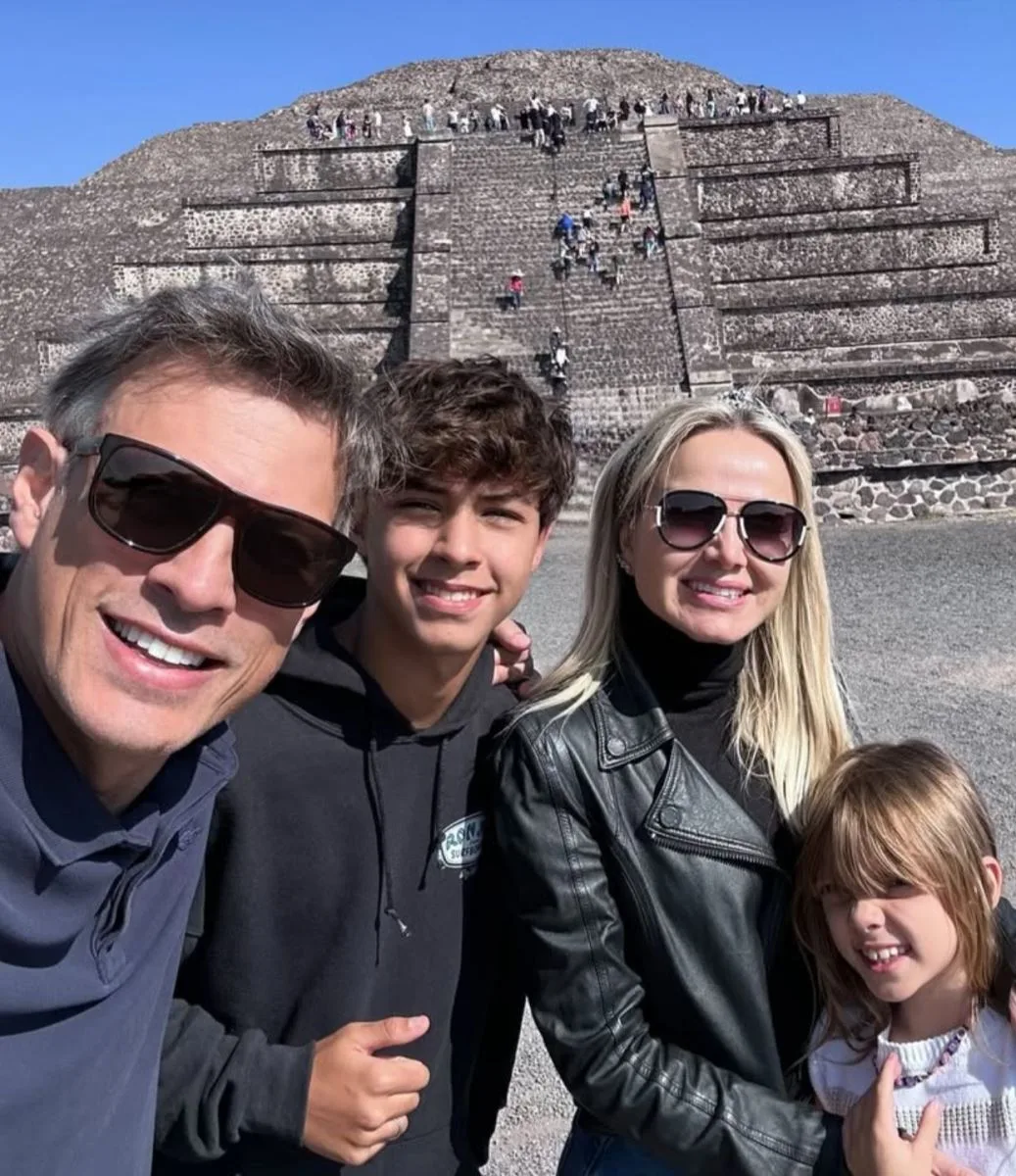 Eliana compartilha fotos de férias em família no México