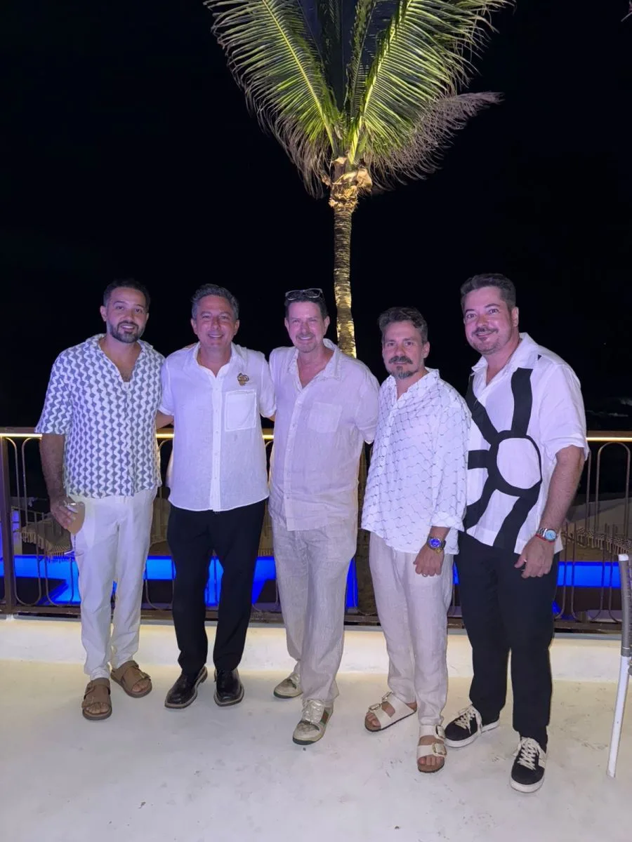 Assessor e braço direito de Ivete, Dito comemora aniversário com cearenses e amigos famosos