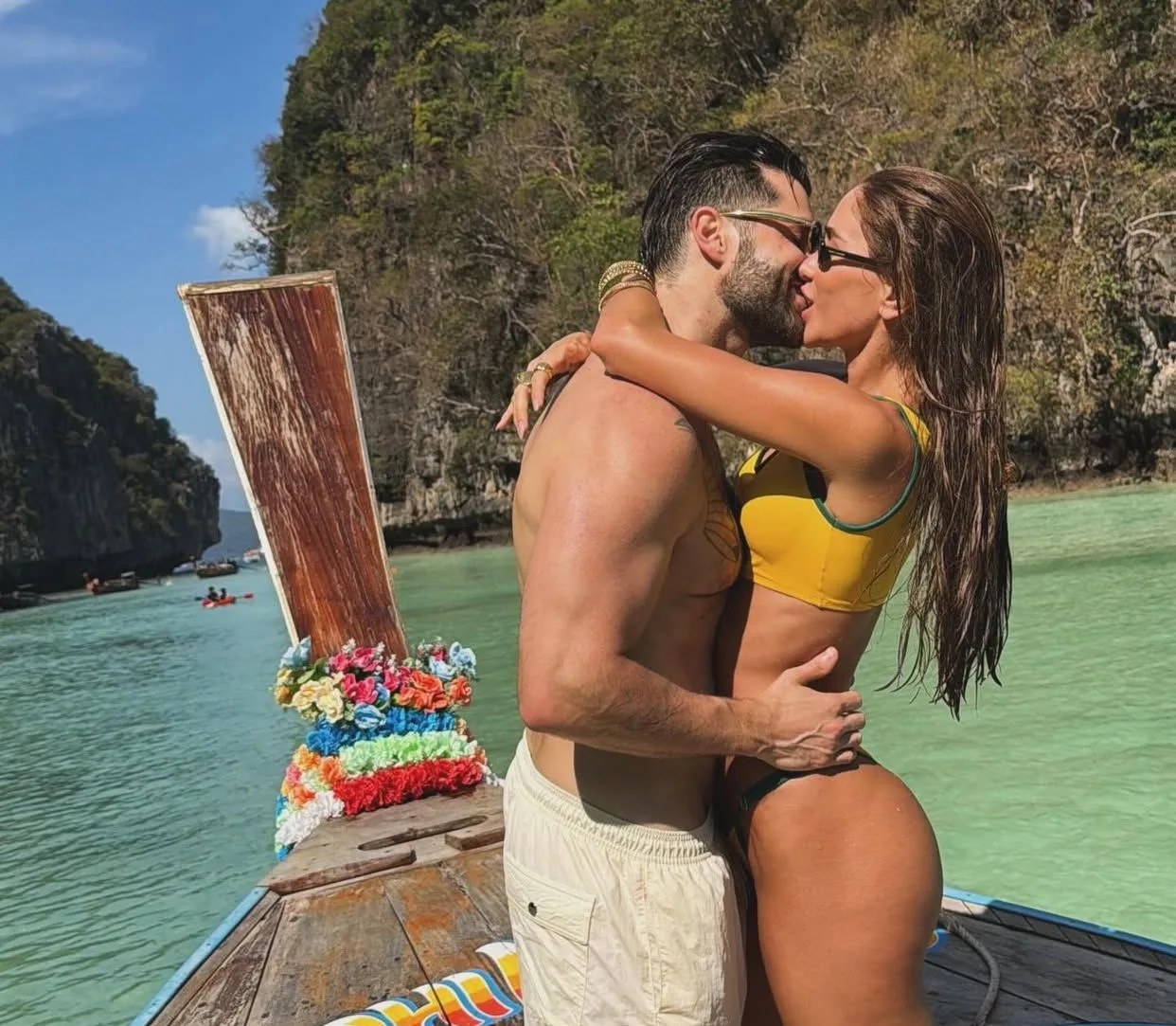 Alok e Romana Novais trocam beijos em passeio paradisíaco na Tailândia