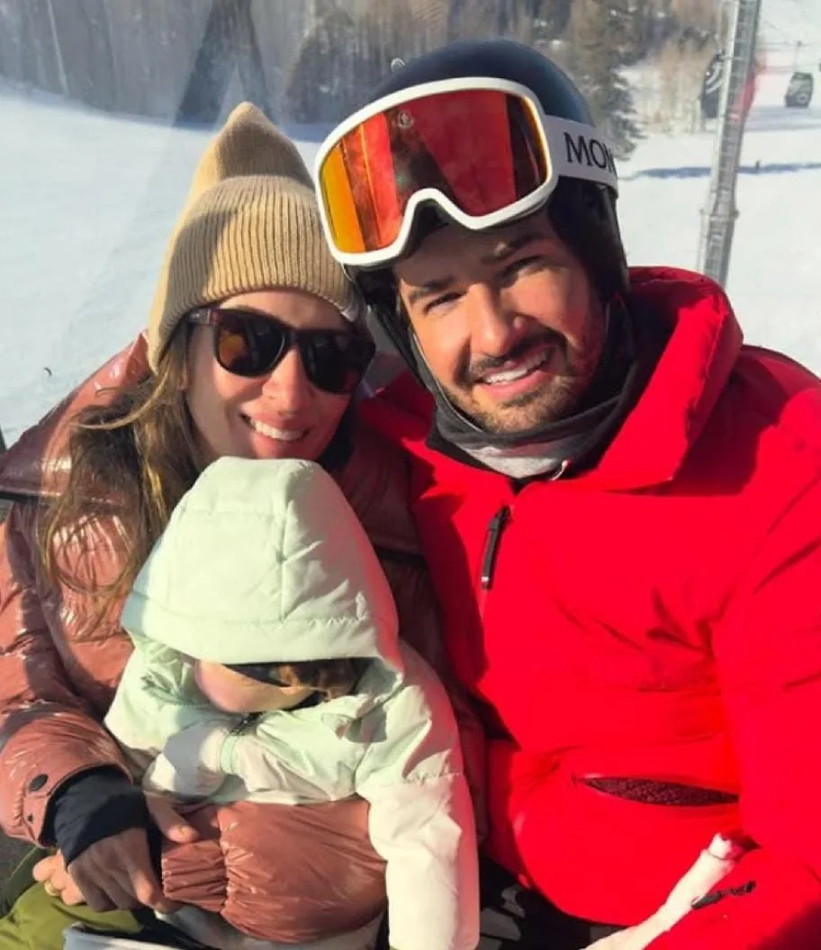 Alexandre Pato e Rebeca Abravanel aproveitam temporada de esqui na França