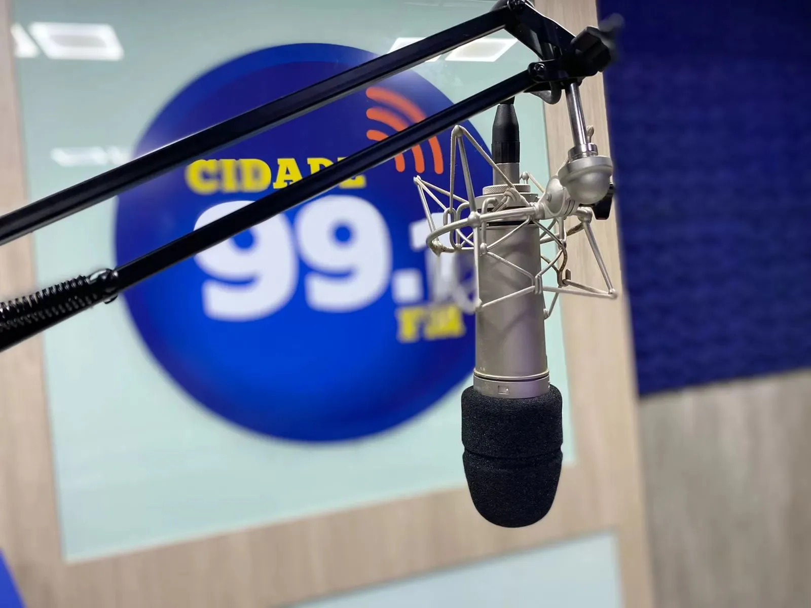 Cidade FM consolida vice-liderança de audiência