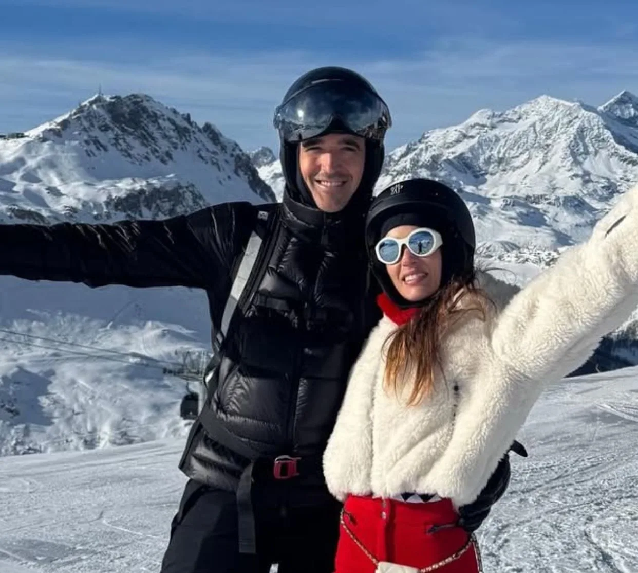 Marília Queiroz e Did Machado em animada temporada de frio e esqui com a família e amigos