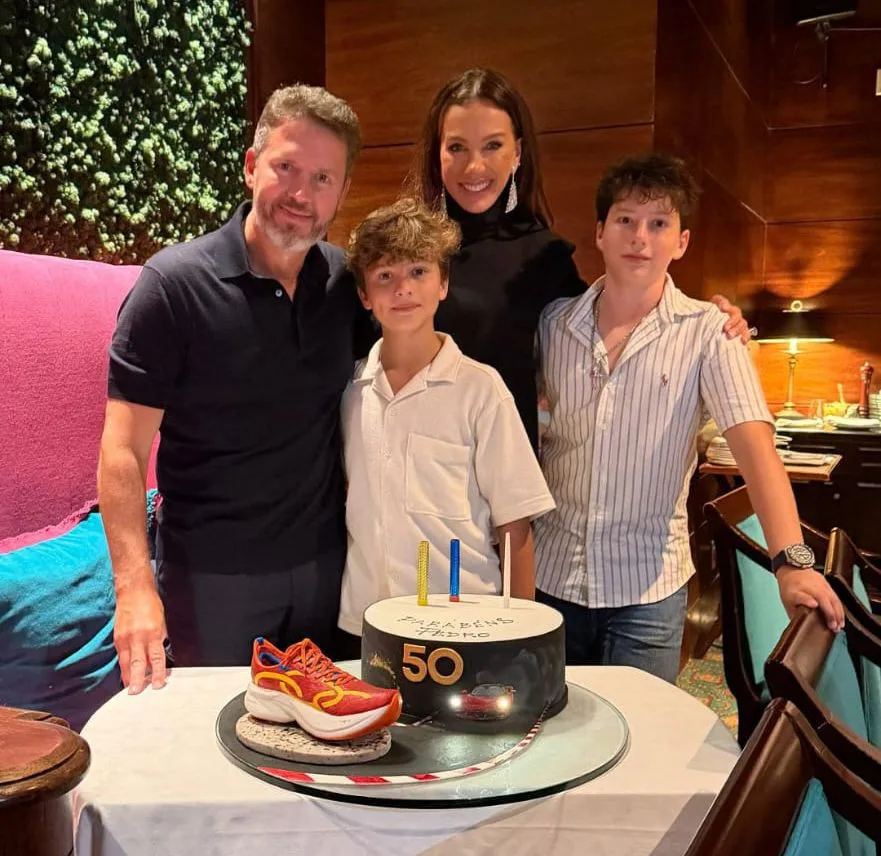 Pedro Bartelle celebra 50 anos em noite de afeto, conquista e novos capítulos