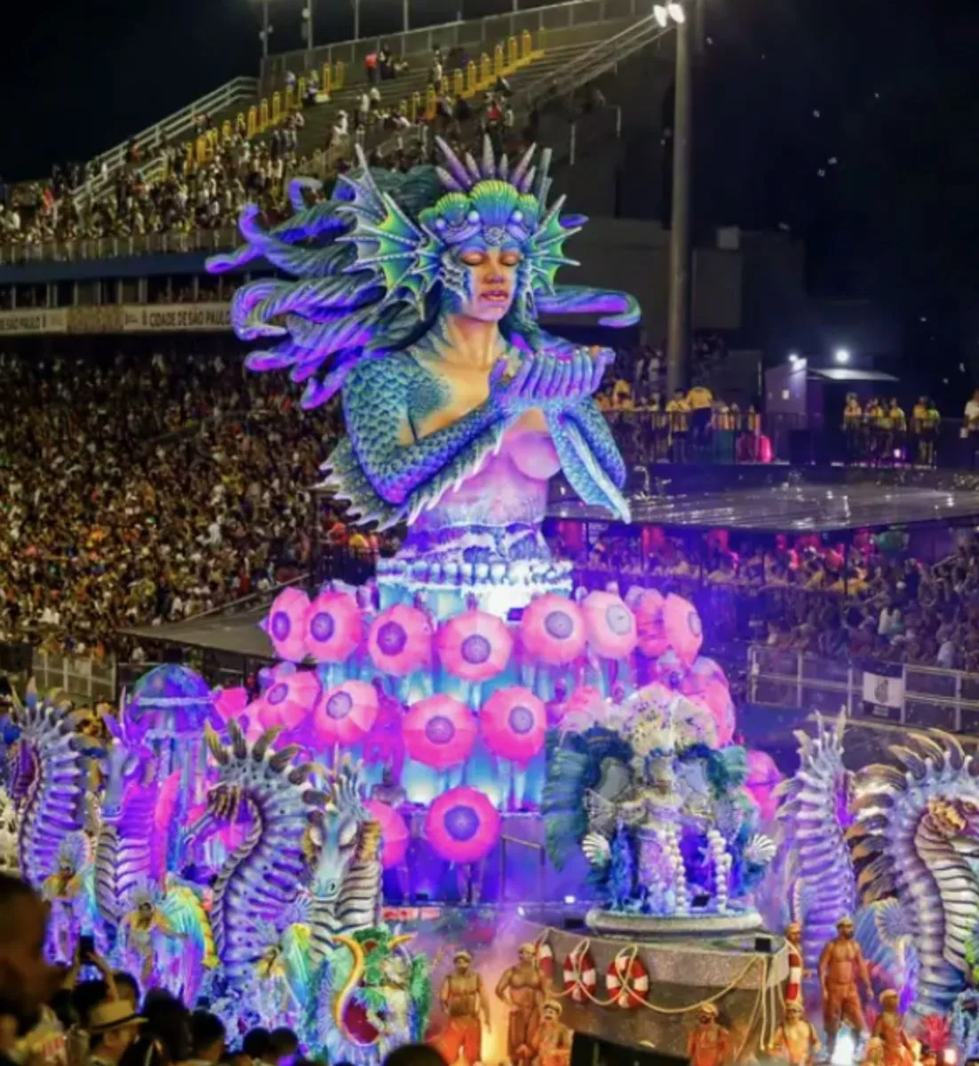 Desfiles das escolas de samba de São Paulo causam frisson a partir de hoje