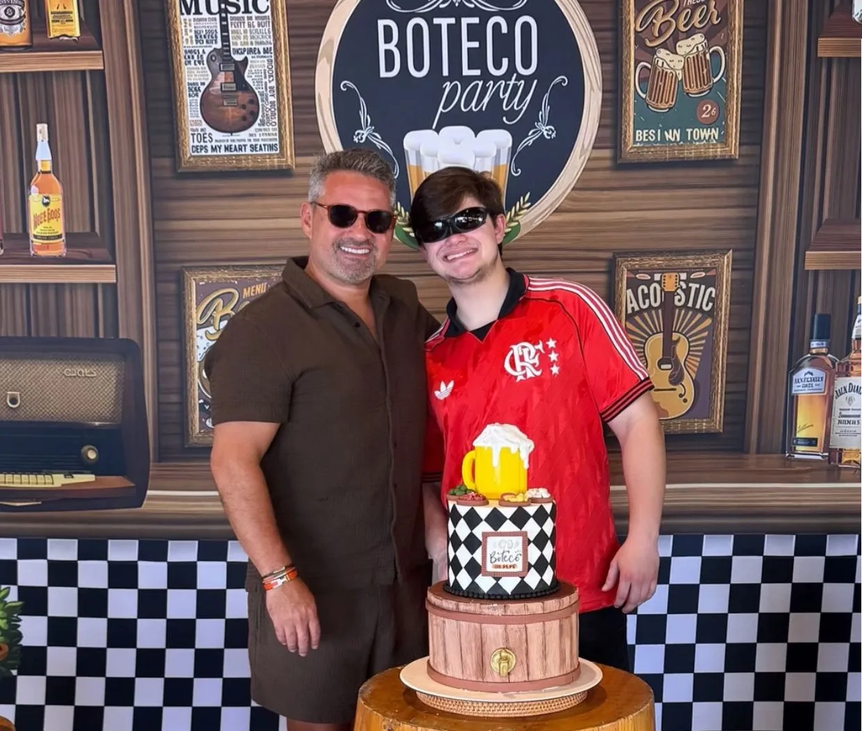 Boteco, alegria e boas vibrações marcam o aniversário de Mário Queirós