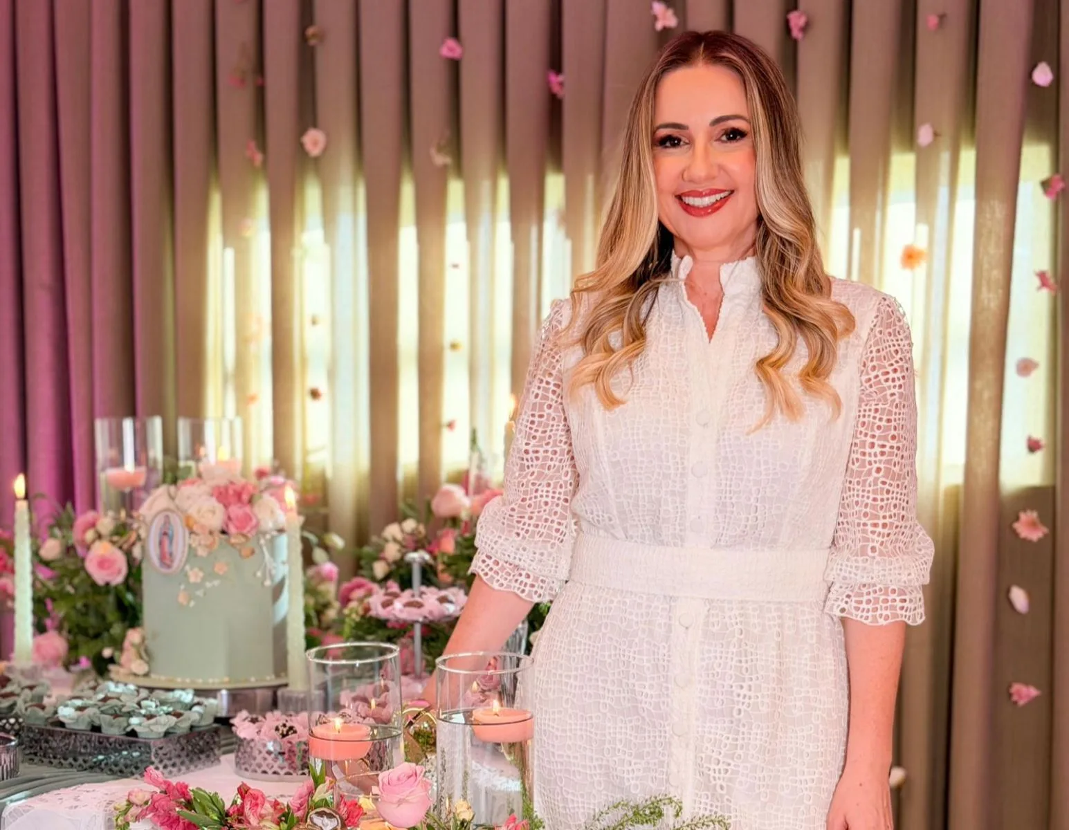 Gizelle Magalhães comemora b-day com inspiração em Nossa Senhora de Guadalupe