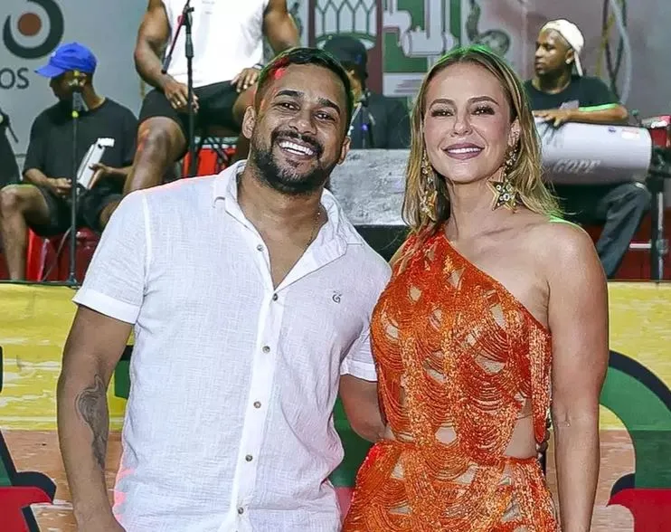 Paolla Oliveira prestigia Mestre Fafá em noite de samba e clique dos dois agita rumores na web