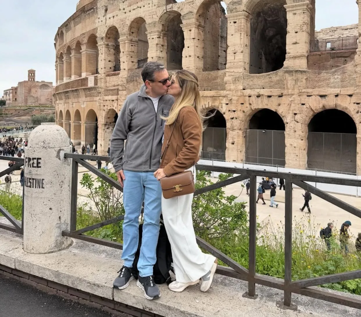 Roberta Vasques e Sérgio Miranda vivem dias de romance em Roma