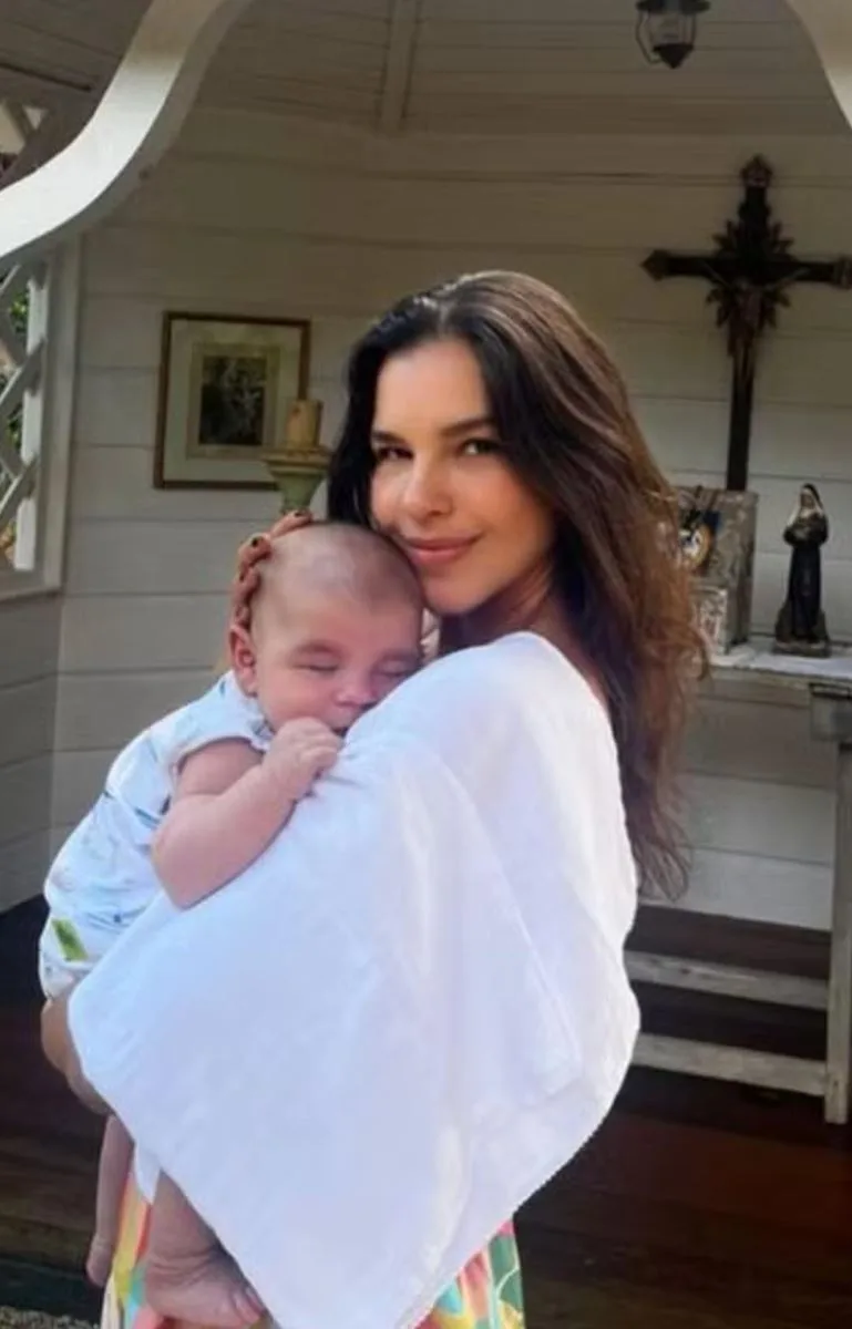 Fofura em dose dupla: Filho de Mariana Rios encanta em novo registro ao lado da mãe