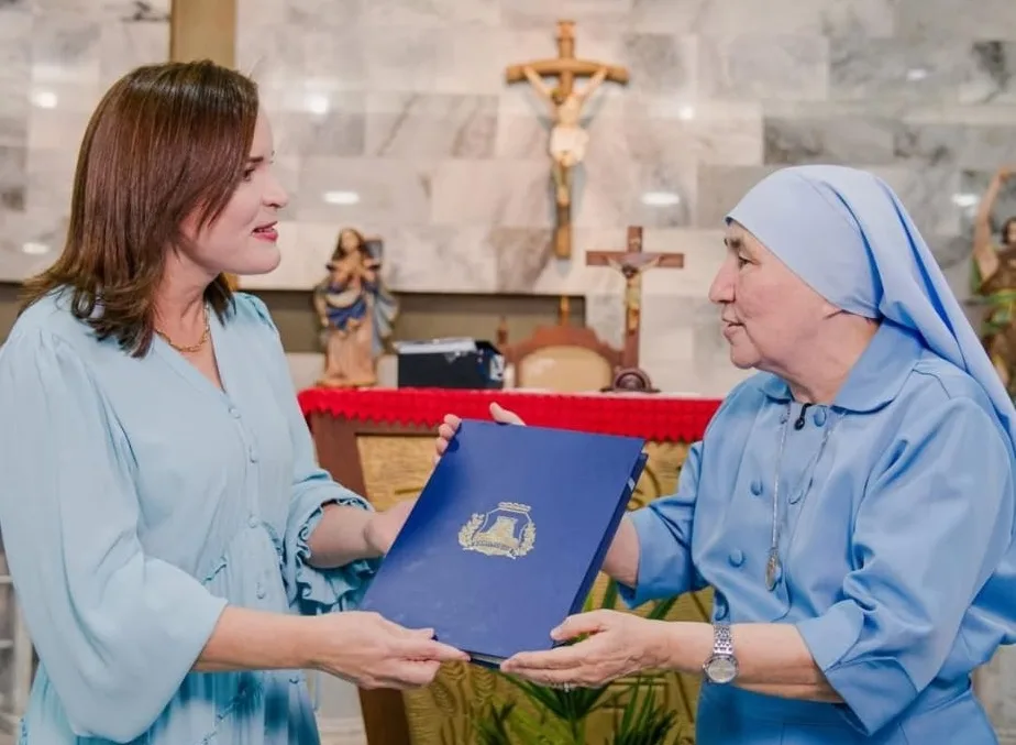 Cristiane Leitão inicia entrega dos convites da Medalha Iracema com visita ao Lar Amigo de Jesus
