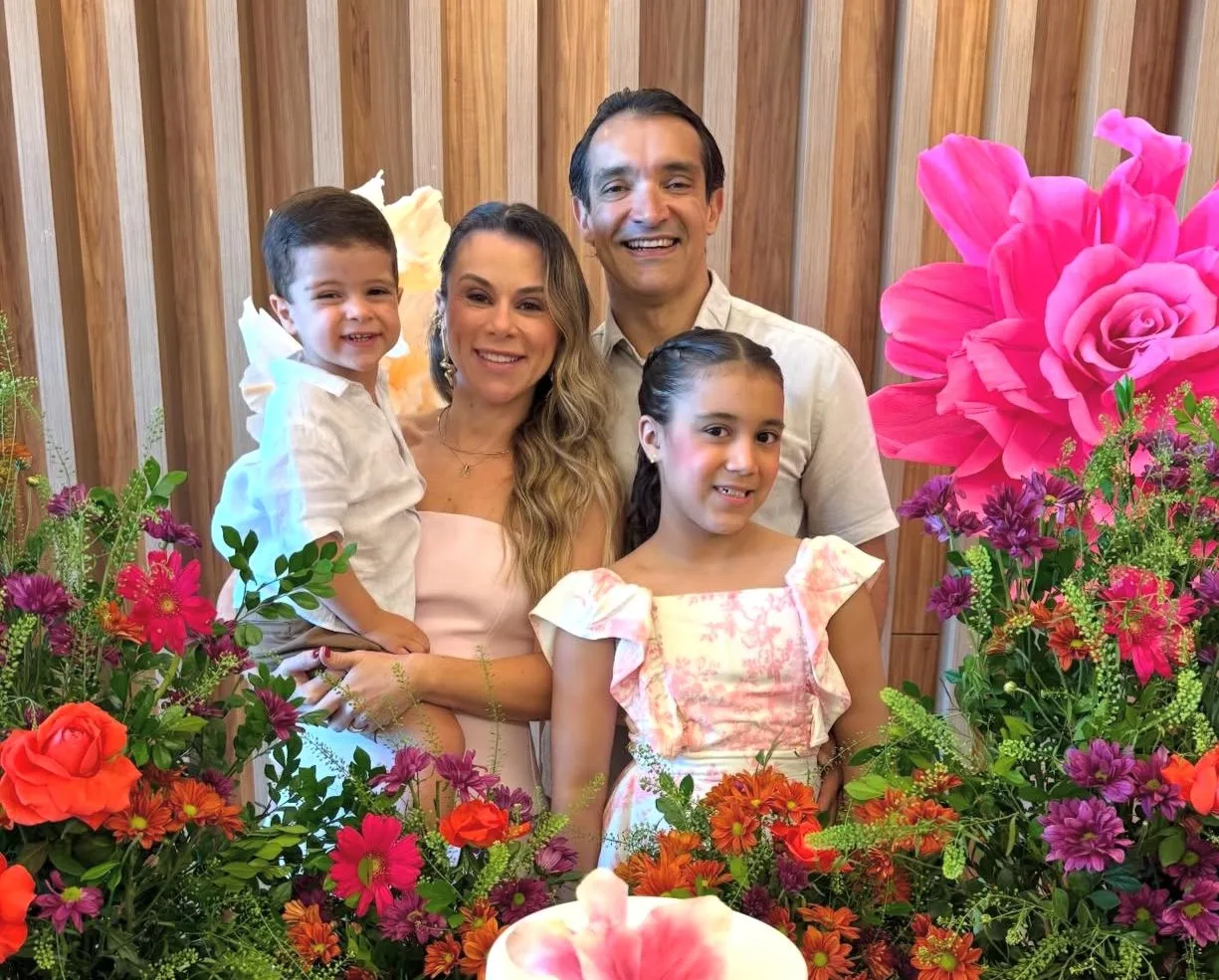 Lívia Correia Melo festeja 4.2 com o melhor dos climas