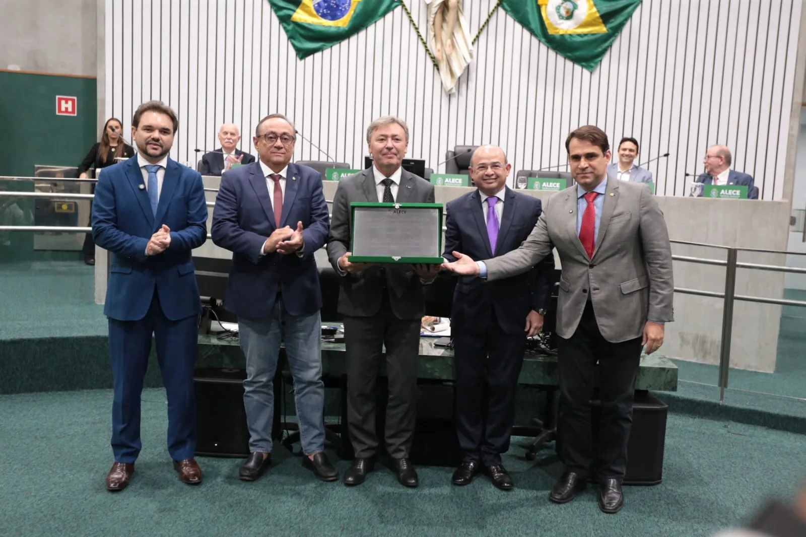 Maurício Filizola é agraciado com o Título de Cidadão Cearense