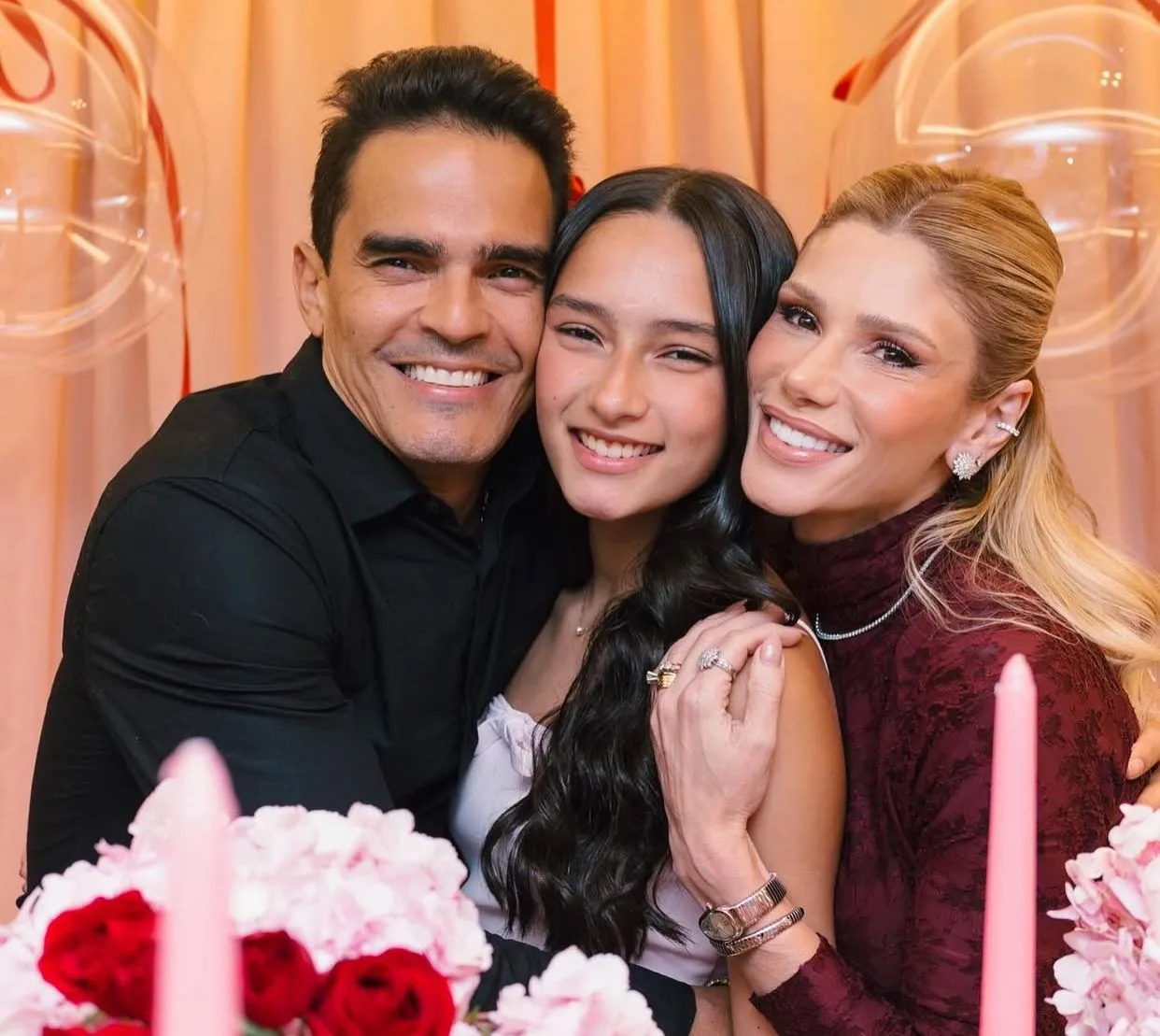 Patrícia Jereissati e Glauco Holanda celebram os 15 anos da filha Melina