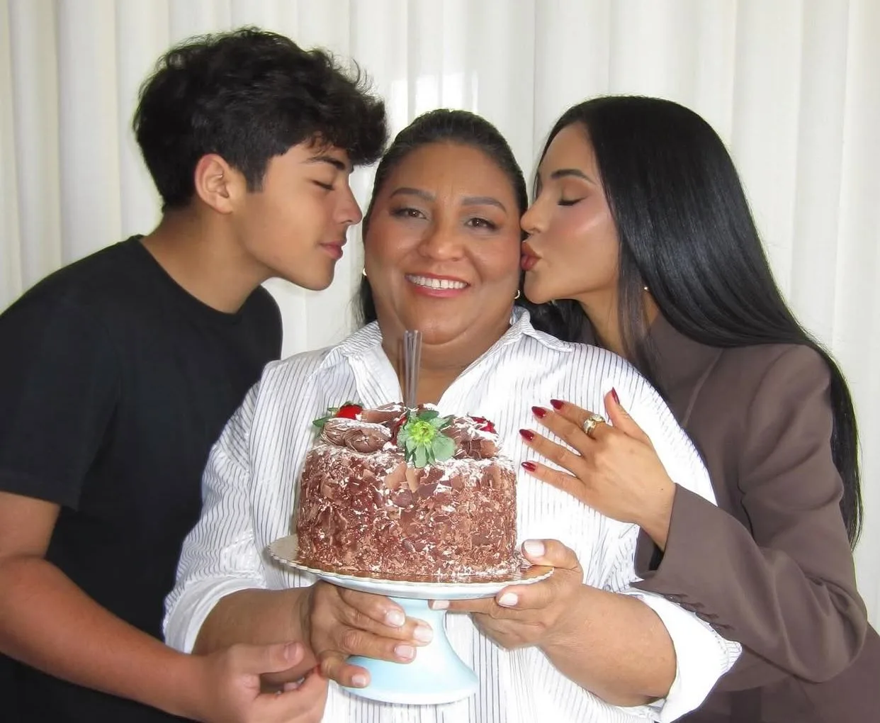 Mileide Mihaile marca aniversário da mãe com tocante homenagem nas redes