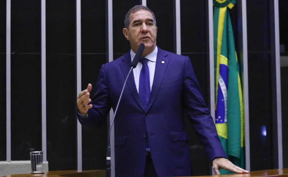 Luiz Gastão defende fim da escala 6x1