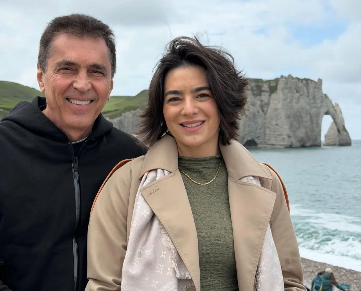 Mary Canamary e Idezio Rolim na rota da Normandia para temporada de férias
