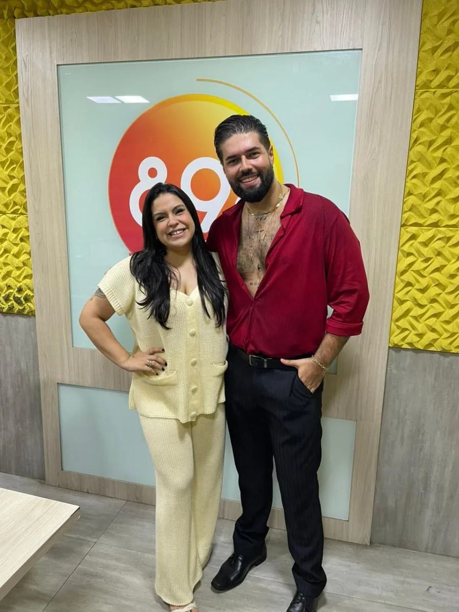 Cantor Dizzon canta seus sucessos na TV Cidade