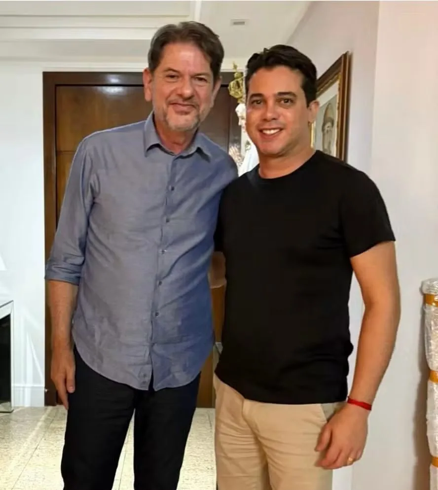Cid Gomes destaca capacidade de liderança de Júnior Mano