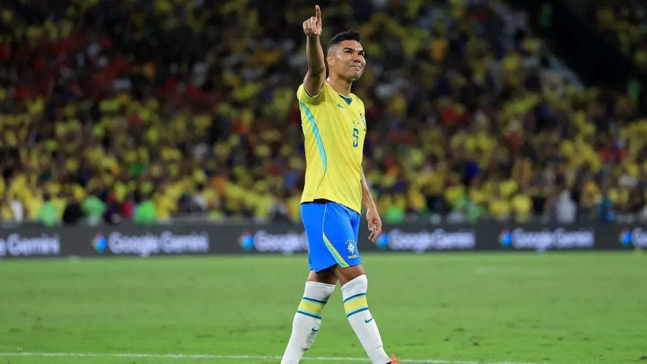 Casemiro marca de cabeça, VAR confirma e Brasil volta à frente contra o Panamá