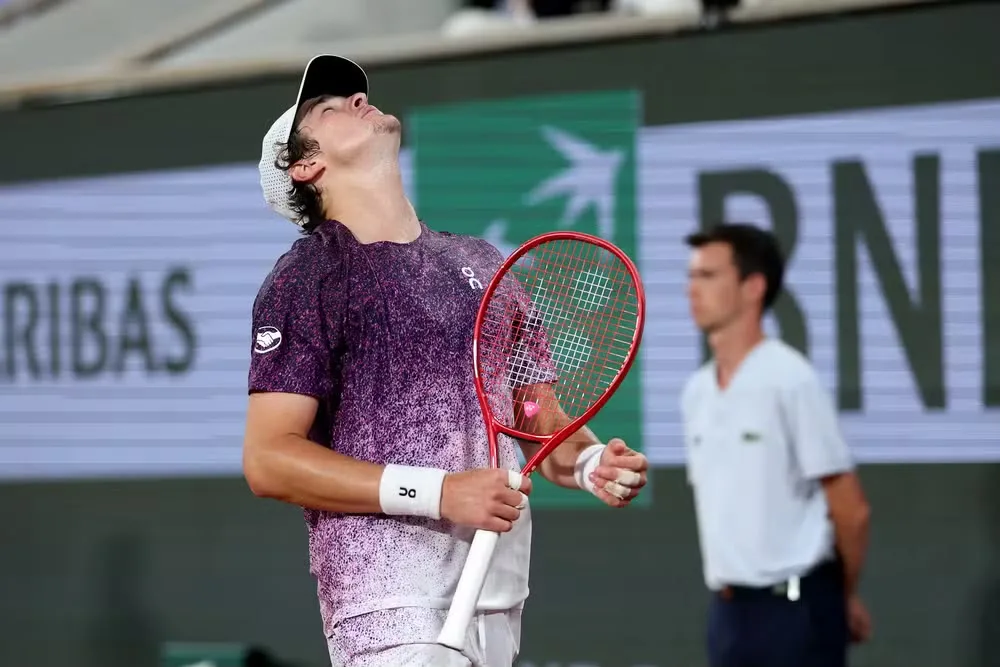 João Fonseca perde nas quartas de final e encerra trajetória histórica em Roland Garros