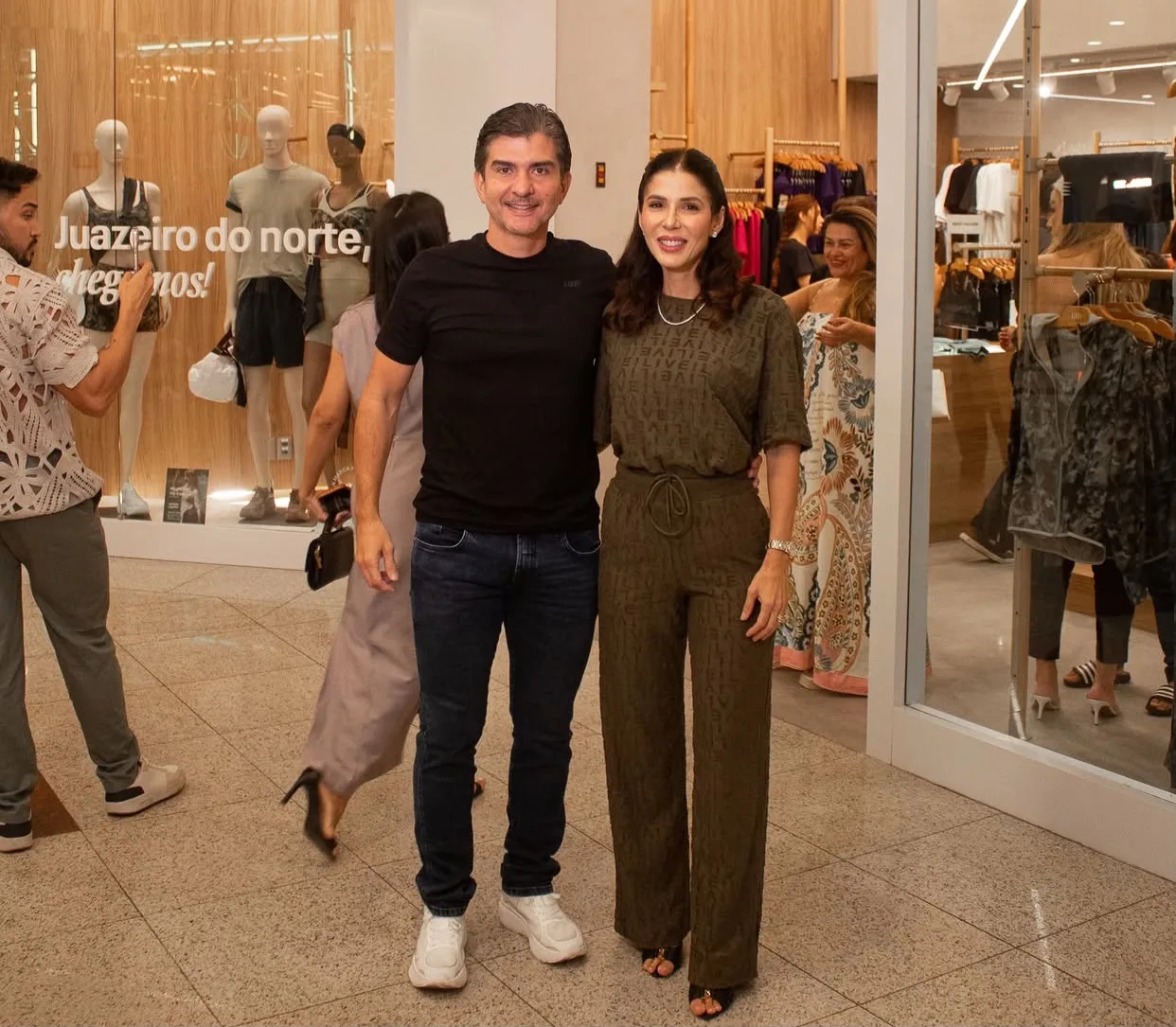 Juliana e Ludwig Bezerra inauguram loja LIVE! em Juazeiro do Norte