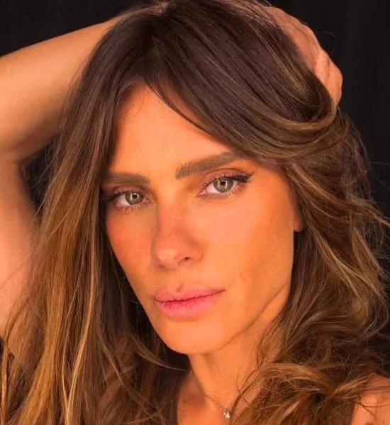 URGENTE: Carolina Dieckmann é internada com grave problema no rim