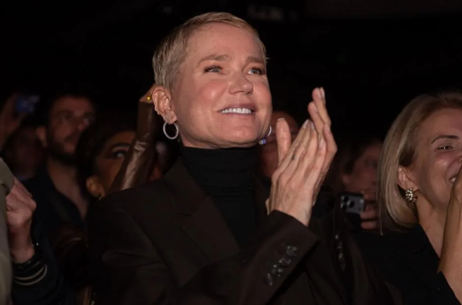 Xuxa prestigia estreia de musical de Junno Andrade no Rio de Janeiro