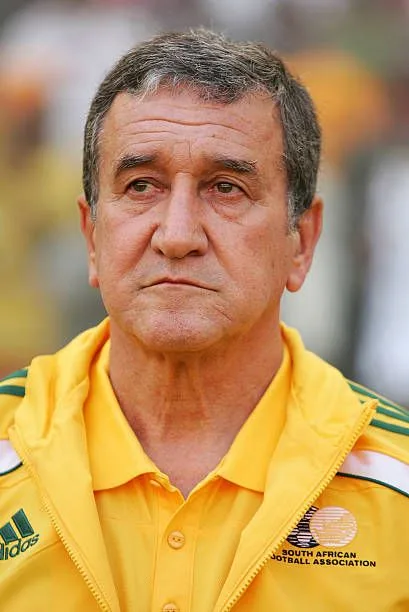 Parreira segue na UTI e recebe onda de apoio de torcedores e amigos