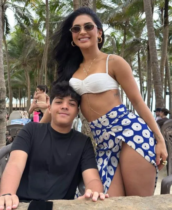 Mileide Mihaile aproveita temporada em Fortaleza com momentos em família
