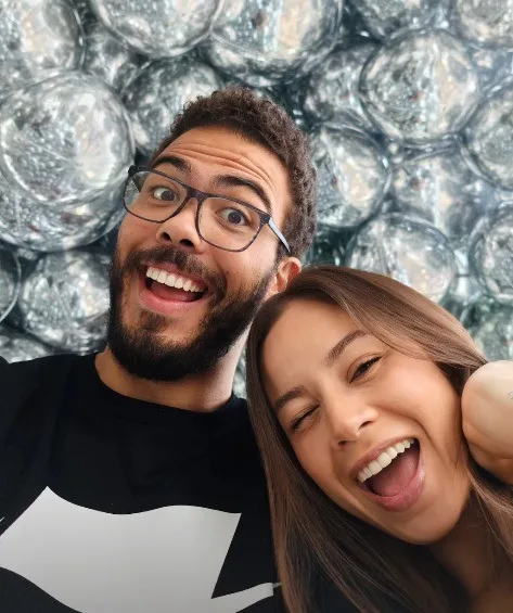 Filho de Ronaldo Fenômeno, DJ Ronald curte os encantos de NY com a namorada