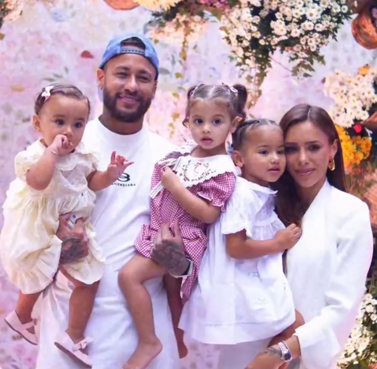 Bruna Biancardi e Neymar realizam festa dupla para comemorar os aniversários de Mel e Helena