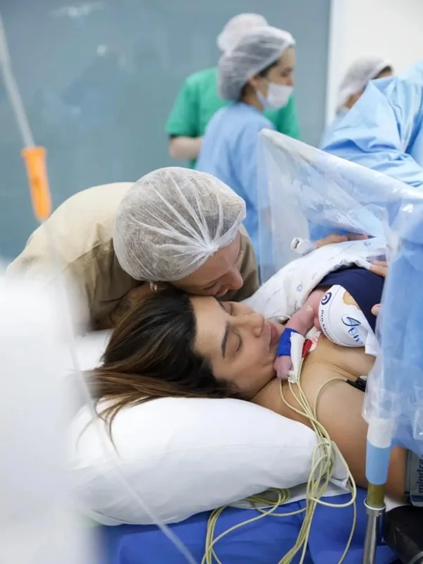 Nasce Dom, primeiro filho da cantora Lauana Prado
